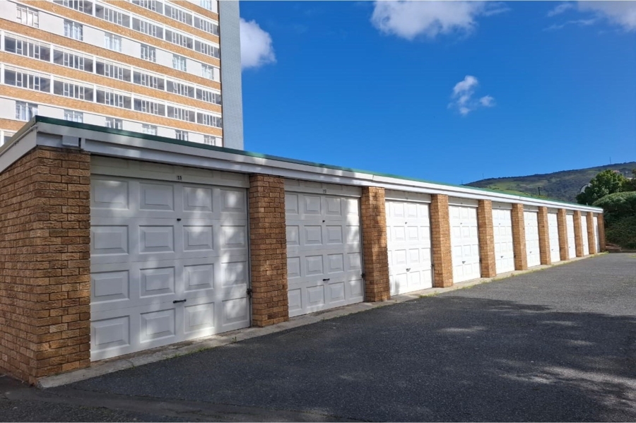 2 Bedroom Property for Sale in Loevenstein Western Cape